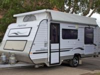Travel Trailers 2010 Imperial Palace w/ Island Bed Caravan